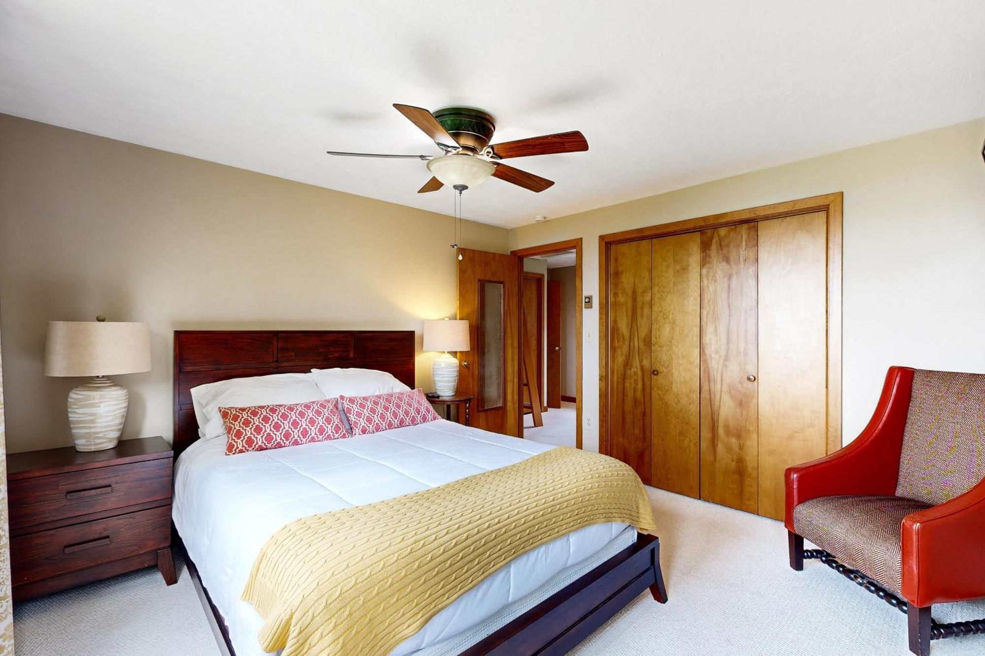 Samoset Condo On Lake Winnipesaukee Gilford Room photo